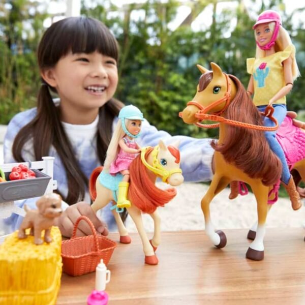 Barbie Playset with Barbie and Chelsea Blonde Dolls, 2 Horses with Bobbling Heads and 15+ - Image 2